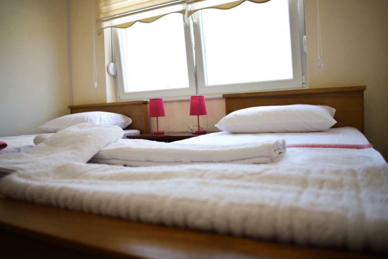 Apartmani 23 Novi Pazar Esterno foto