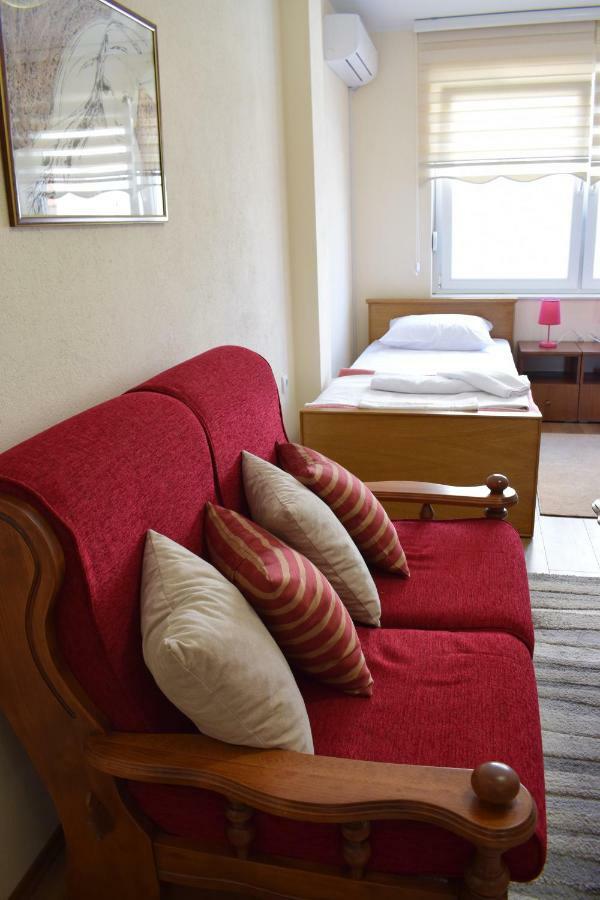 Apartmani 23 Novi Pazar Esterno foto
